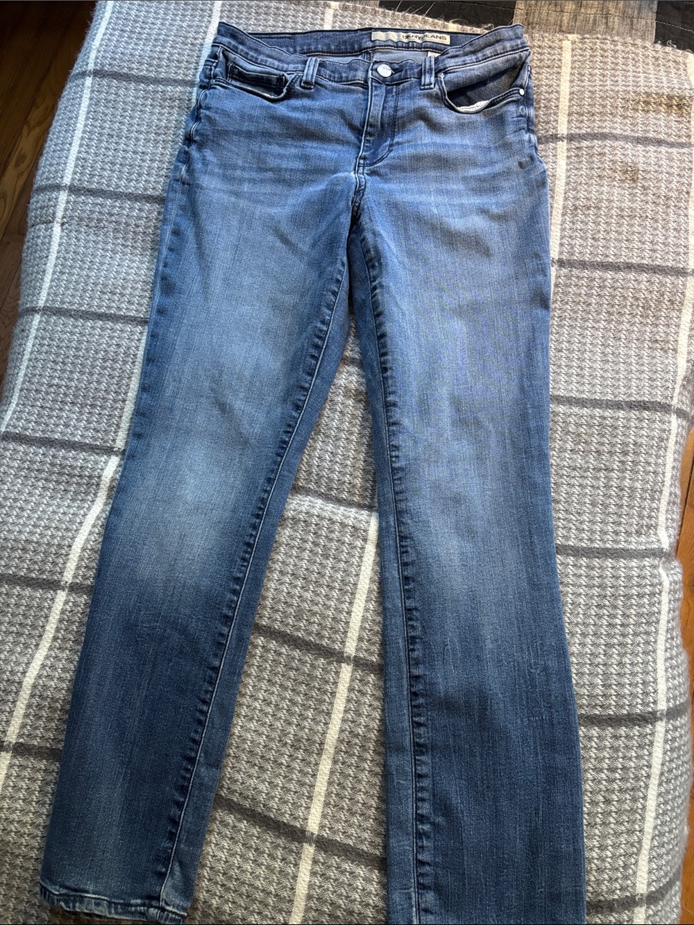 DKNY Straight Leg Jeans in Mid Blue Wash